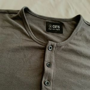 Cuts - Dark grey curve-hem Henley in large